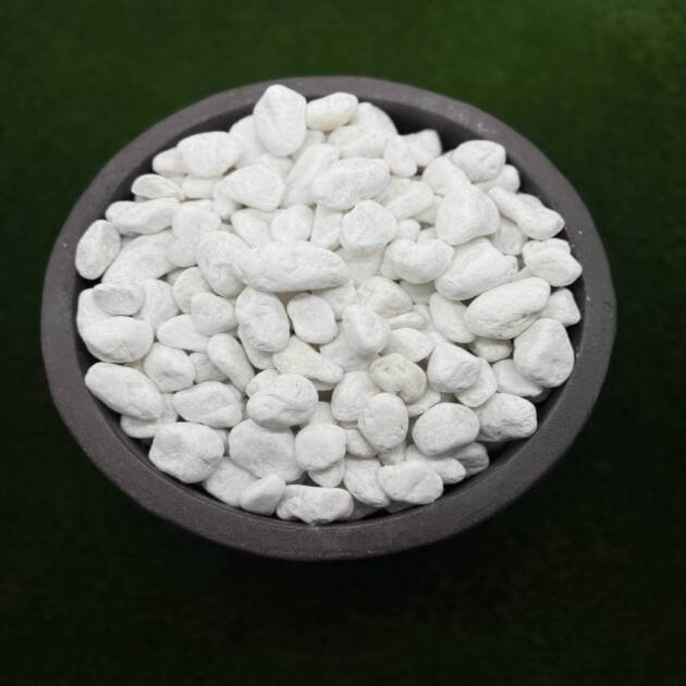 Snow White Pebbles (2-3cm) 20kg Bag