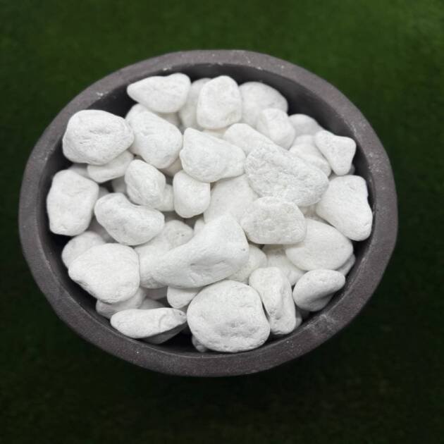 Snow White Pebbles (3-4cm) 20kg Bag