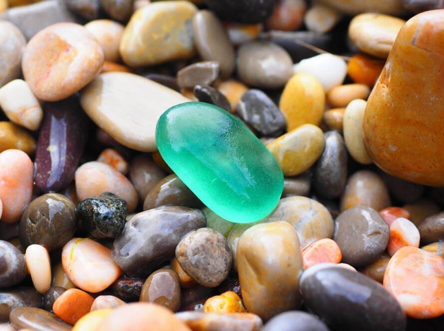 How to Choose the Best Decorative Pebbles for Your Garden Design