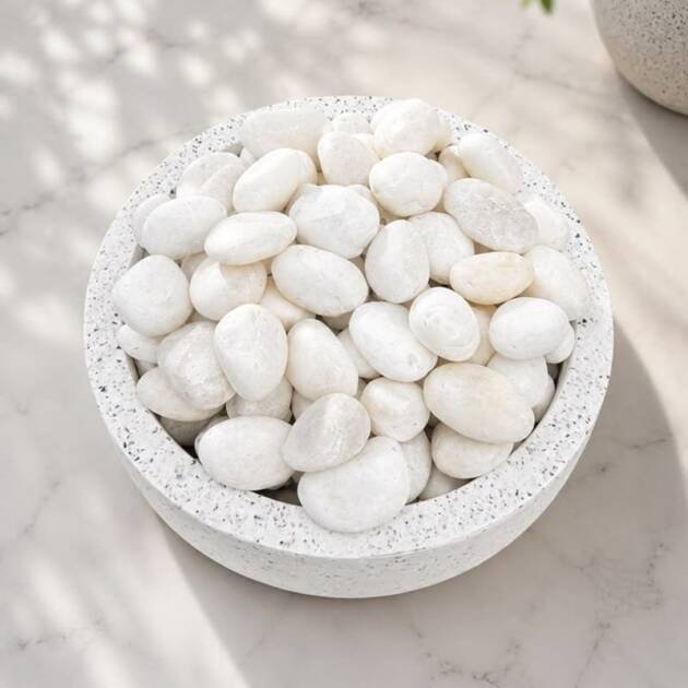 BDP09 Pearl White Pebbles (3-5cm) 10kg Bag